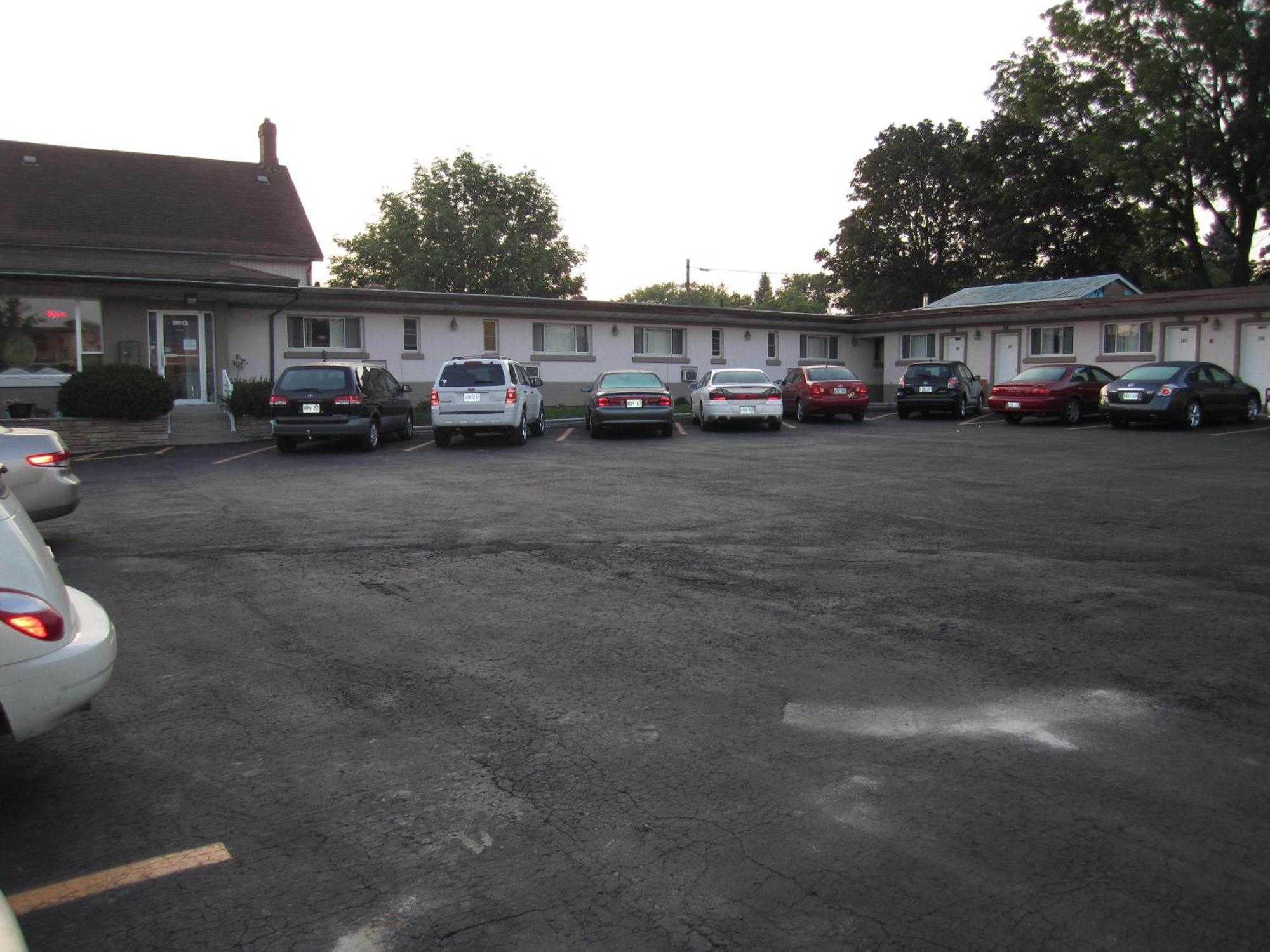 Hanover Canadiana Motel المظهر الخارجي الصورة